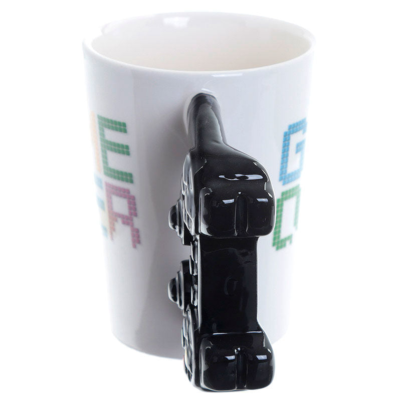 Caneca com alça em formato de controle de Game Over - MerchVillain