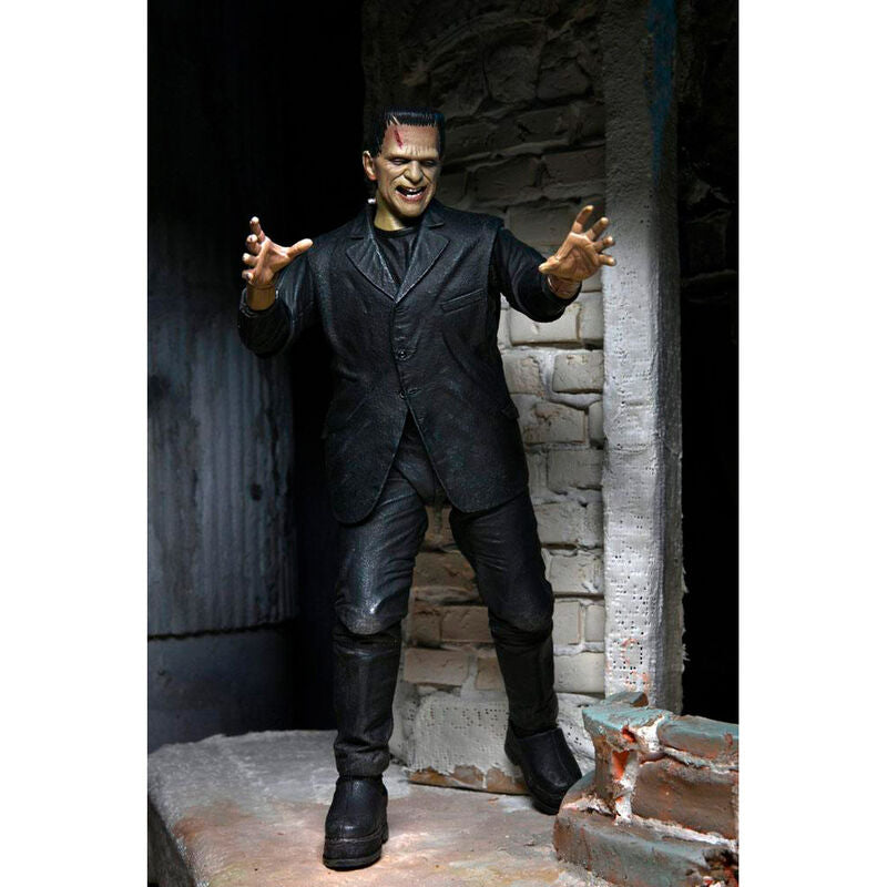 Figura do monstro Frankenstein Ultimate da Universal Monsters de 18 cm - MerchVillain