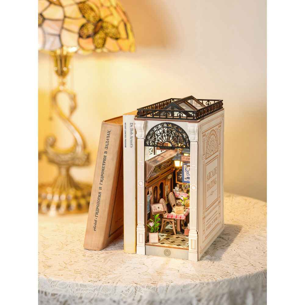 Maqueta 3D Cerra Livros Citas na Sala de Jogos – Rolife (148 peças, 10,6x19,5x25,5 cm)